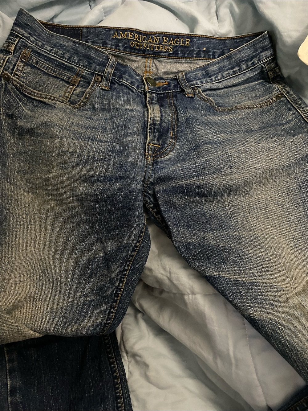 American Eagle Outfitters Men’s Faded Blue original Straight Jeans